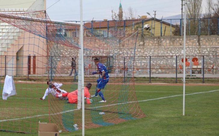 TFF 2. Lig: Niğde Anadolu FK:0- Uşakspor: 2 G4