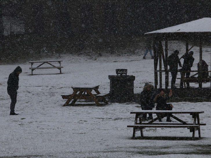 Kartepe, Abant ve Düzce'deki yaylalara mevsimin ilk karı düştü G2