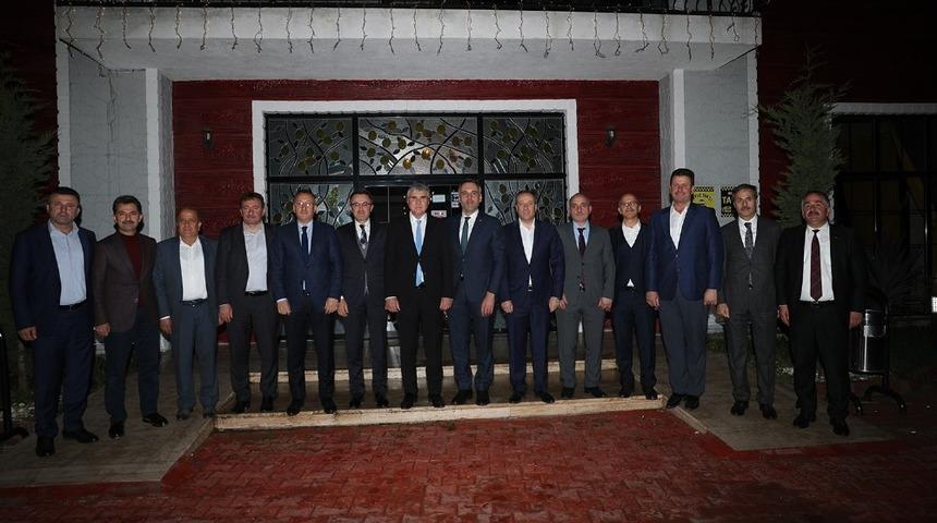 Başkan Y&uuml;ce, AK Parti İl Başkanlığı Yerel Y&ouml;netimler toplantısına katıldı