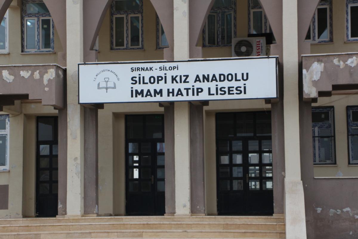 'Okul m&uuml;d&uuml;r&uuml;nden aday &ouml;ğretmenlere talimat' iddiasına inceleme