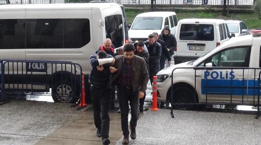 Son dakika: Bartholomeos’un evine giren hırsızlar tutuklandı! 