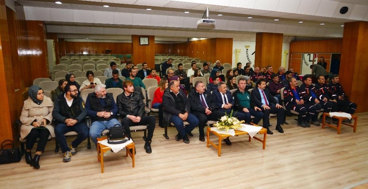 AFAD&rsquo;dan g&ouml;n&uuml;ll&uuml;ler i&ccedil;in bilgilendirme toplantısı