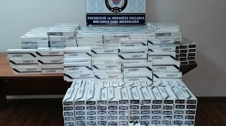 Bitlis'te 2 ara&ccedil;ta ka&ccedil;ak sigara ve uyuşturucu ele ge&ccedil;irildi