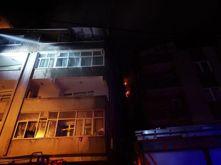 Ataşehir'de 4 katlı binanın çatısı alev alev yandı G4