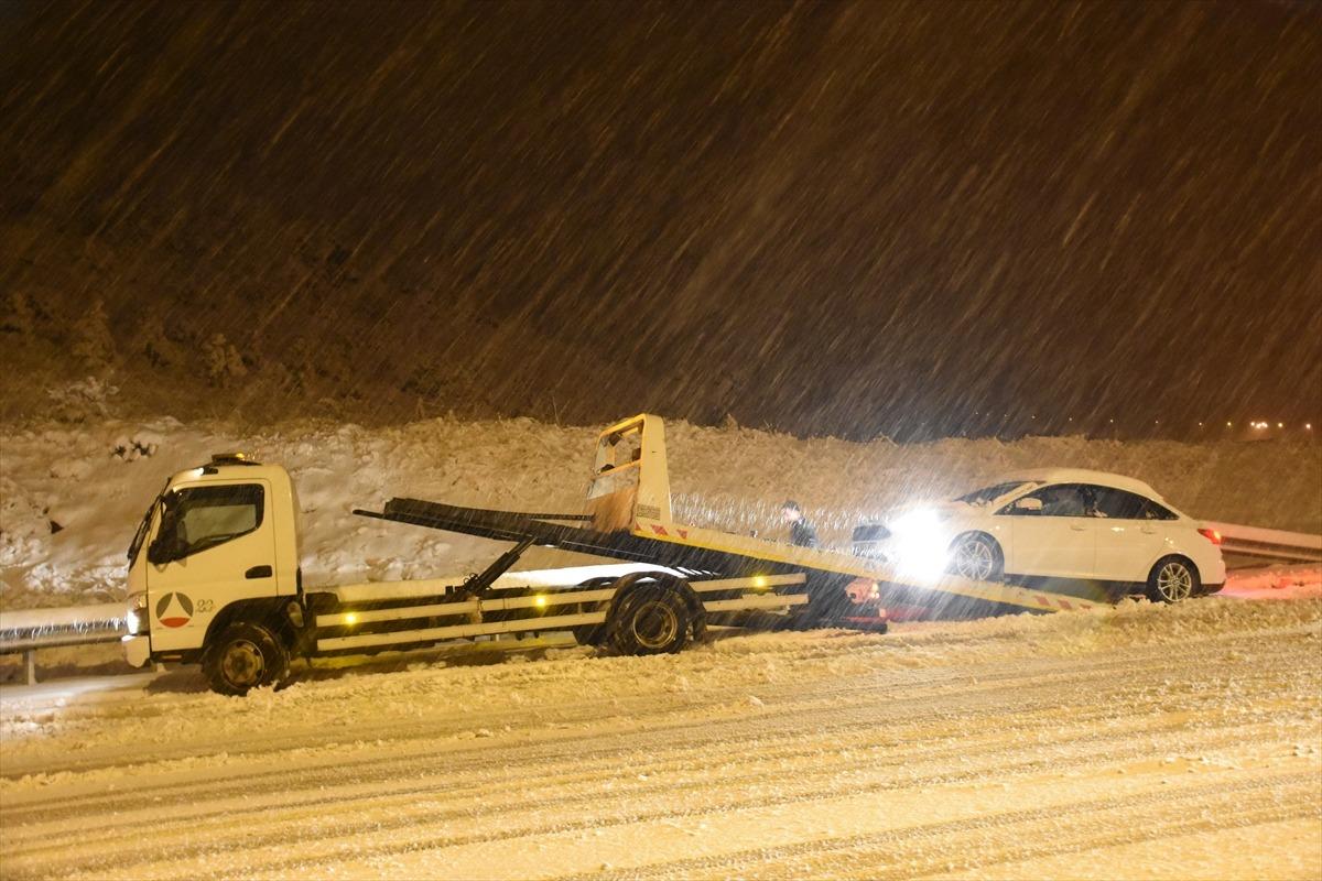 Kayseri'de kar yağışı etkili oldu