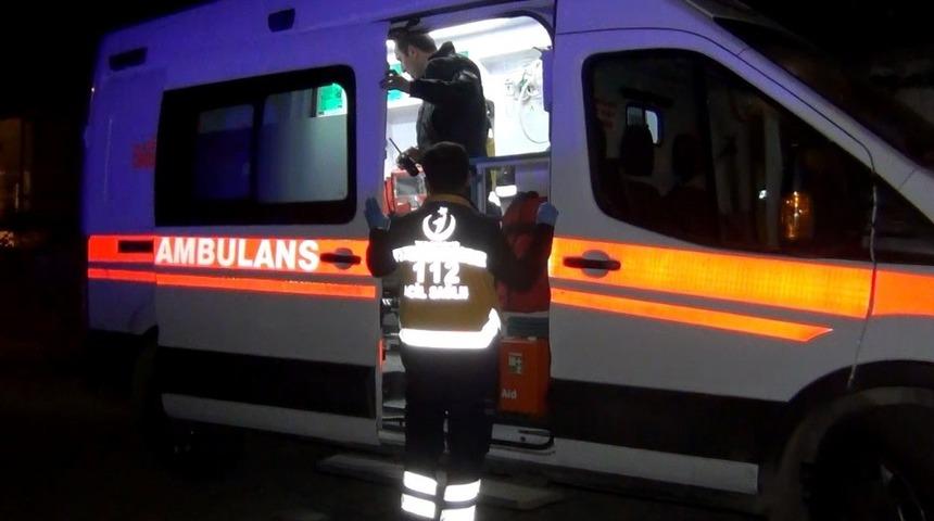 Yangında dumandan etkilenen 5 kişi hastaneye kaldırıldı