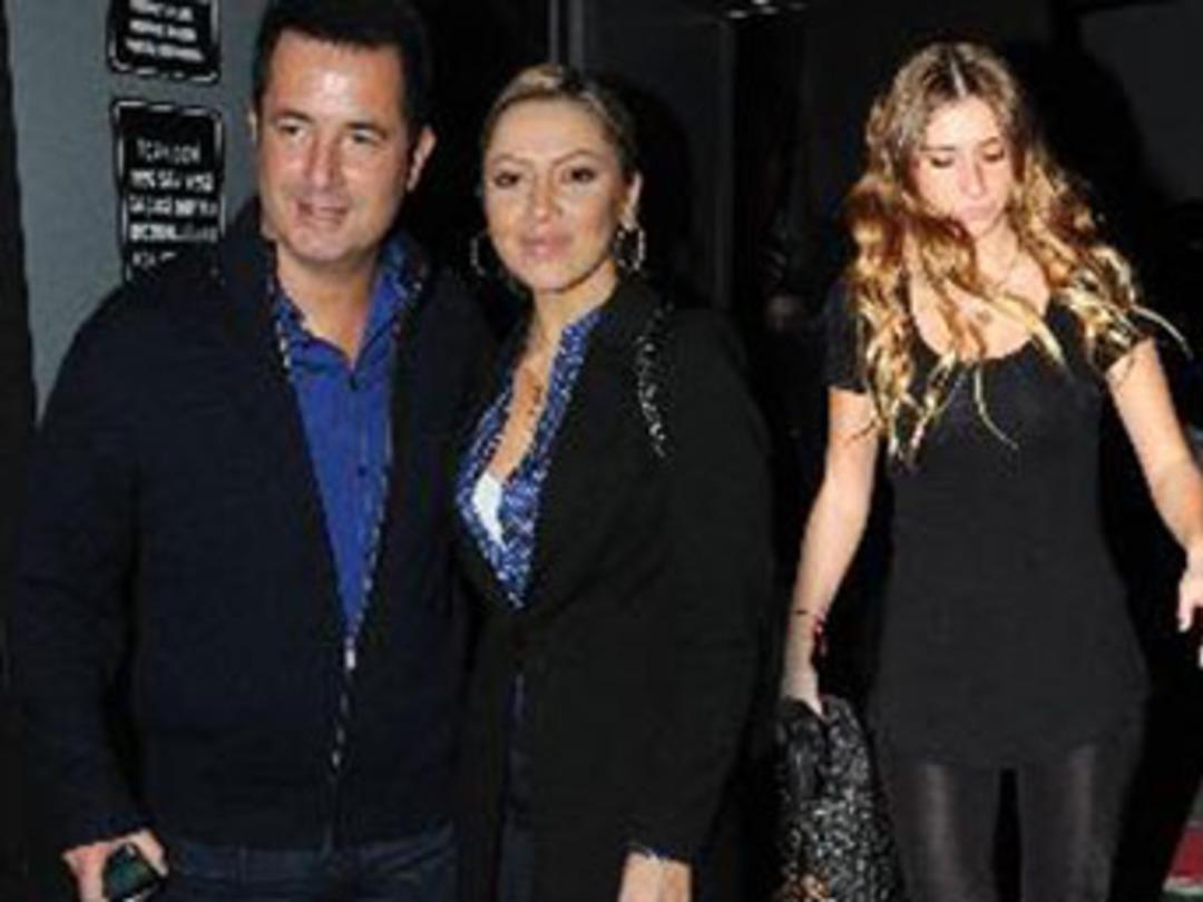 Acun sevgilisiyle partide