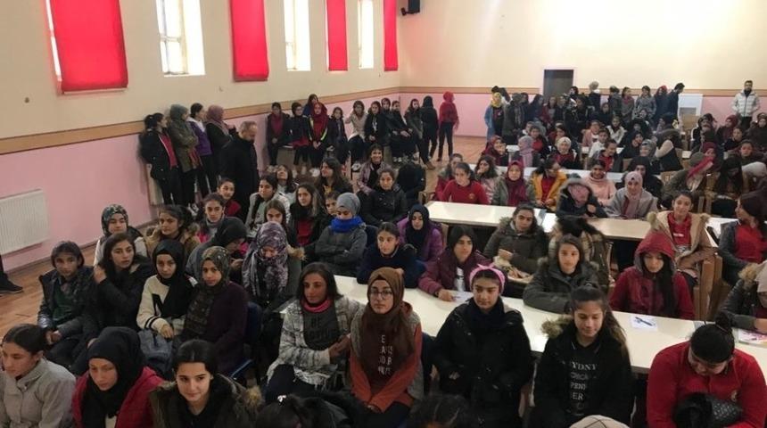 &Ouml;ğrencilere trafik eğitimi verildi