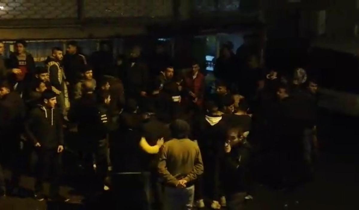 Bağcılar'da tacizci b&ouml;yle lin&ccedil; edilmek istendi! Polis ellerinden zor aldı
