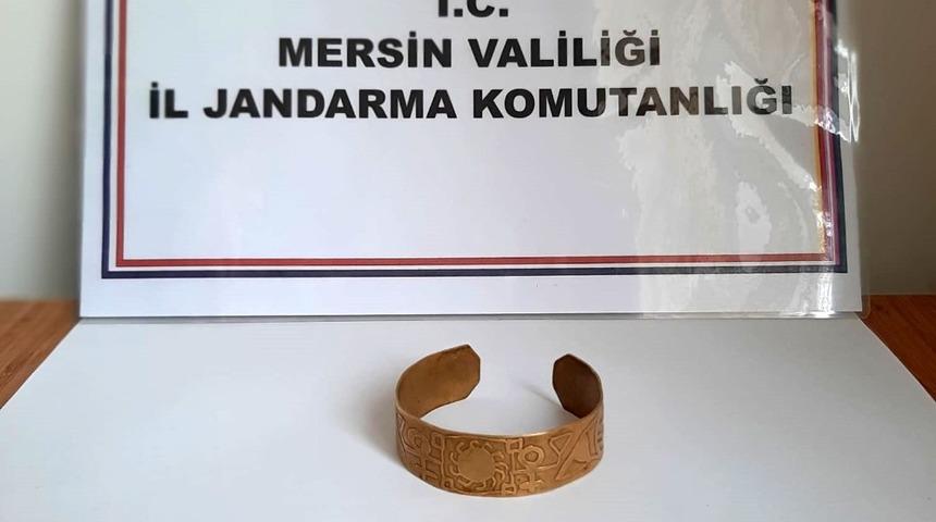 Mersin&rsquo;de antik &ccedil;ağa ait altın bilezik ele ge&ccedil;irildi