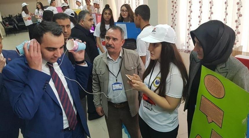 &Ccedil;i&ccedil;ekdağı il&ccedil;esinde "T&uuml;bitak Bilim Fuarı" a&ccedil;ıldı