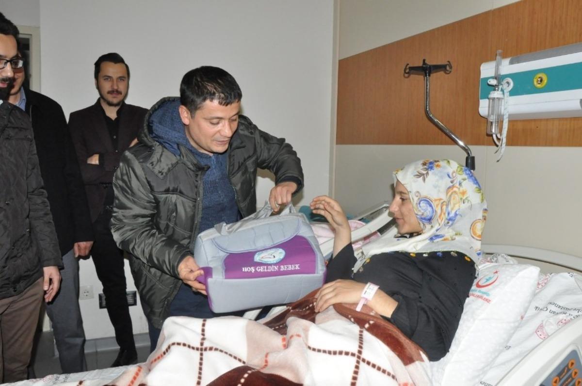 Erciş Belediyesinden &lsquo;Hoş Geldin Bebek&rsquo; projesi