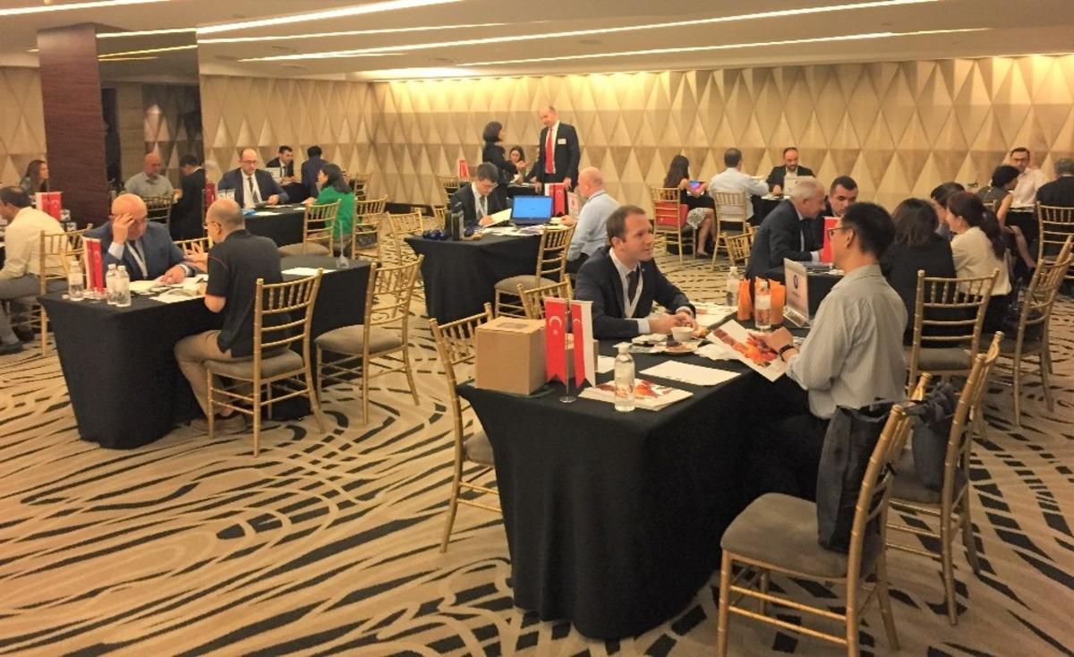 Ege&rsquo;nin organik &uuml;r&uuml;nleri Singapur&rsquo;da tanıtıldı