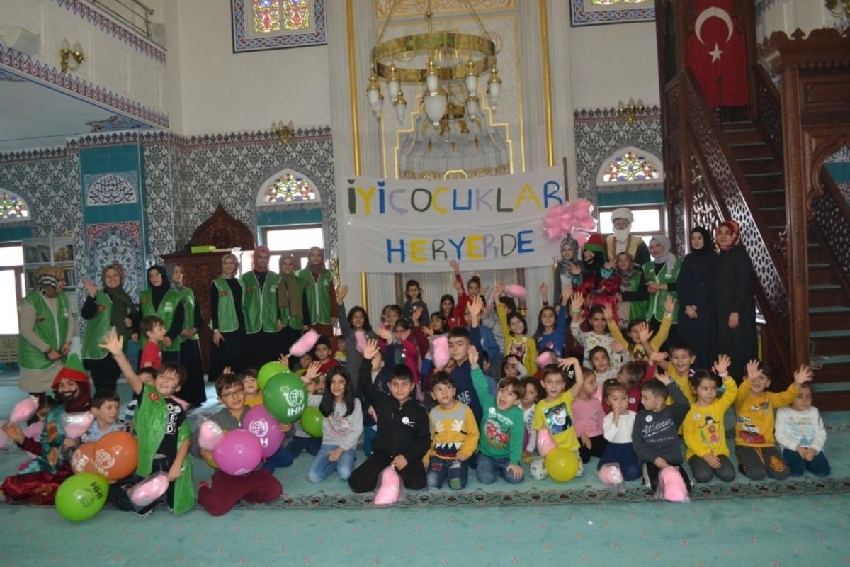 &rsquo;&Ccedil;ocuklar camide buluşuyor&rsquo; etkinliği