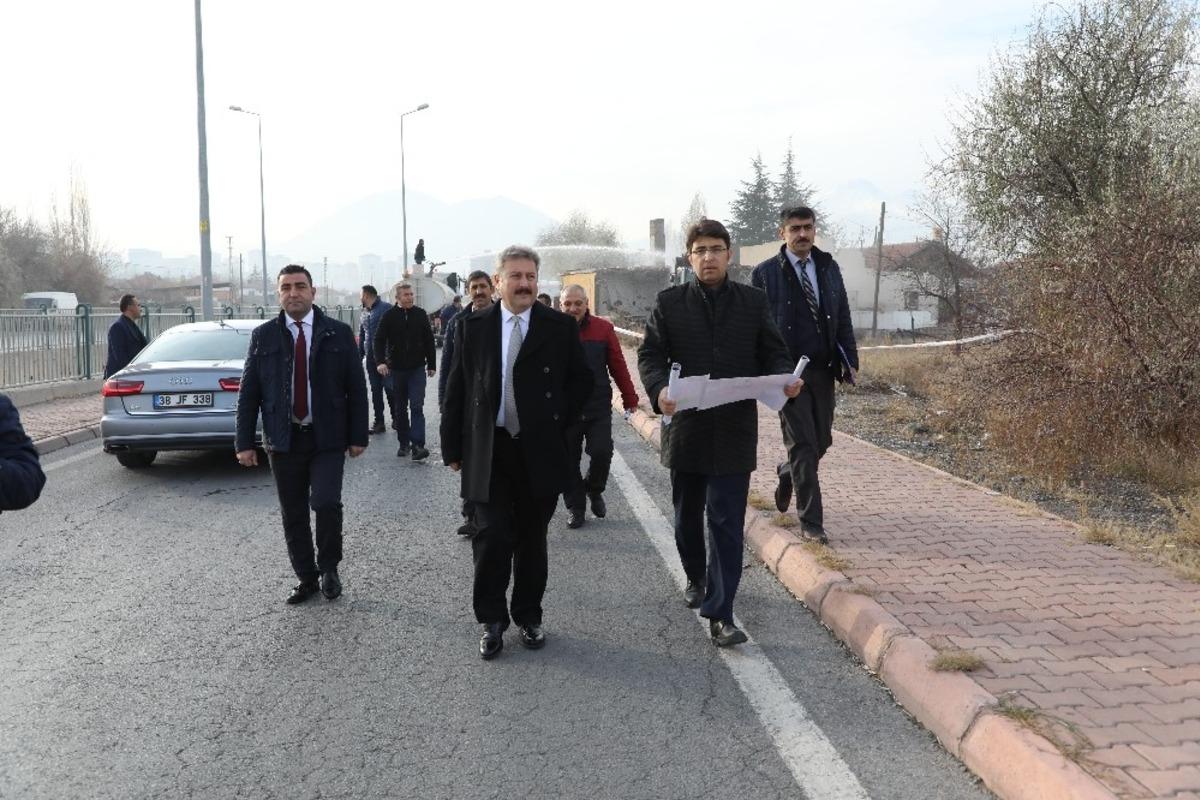 Melikgazi&rsquo;de yeni bağlantı yolunun &ccedil;alışmaları s&uuml;r&uuml;yor
