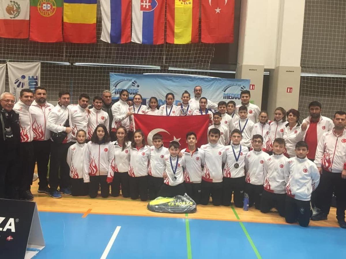 Selendi&rsquo;nin altın kızları Slovenya&rsquo;dan madalyalarla d&ouml;n&uuml;yor