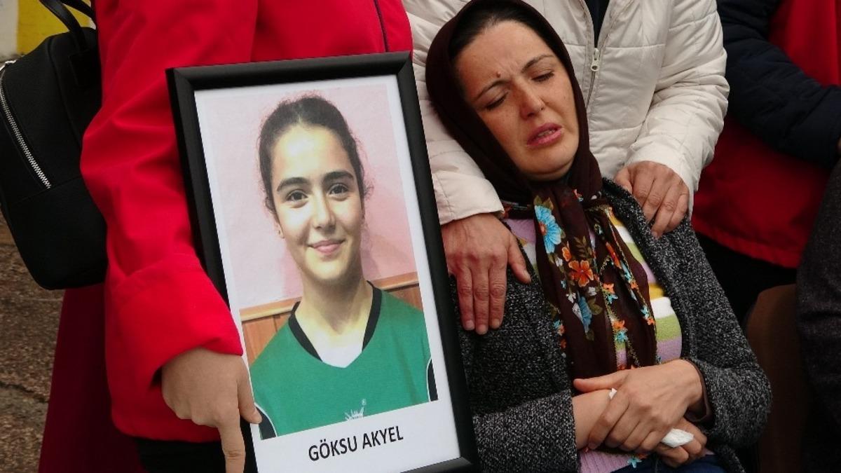 Yozgat'taki kazada &ouml;len hentbolcu gen&ccedil; sporcular, son yolculuğuna uğurlandı