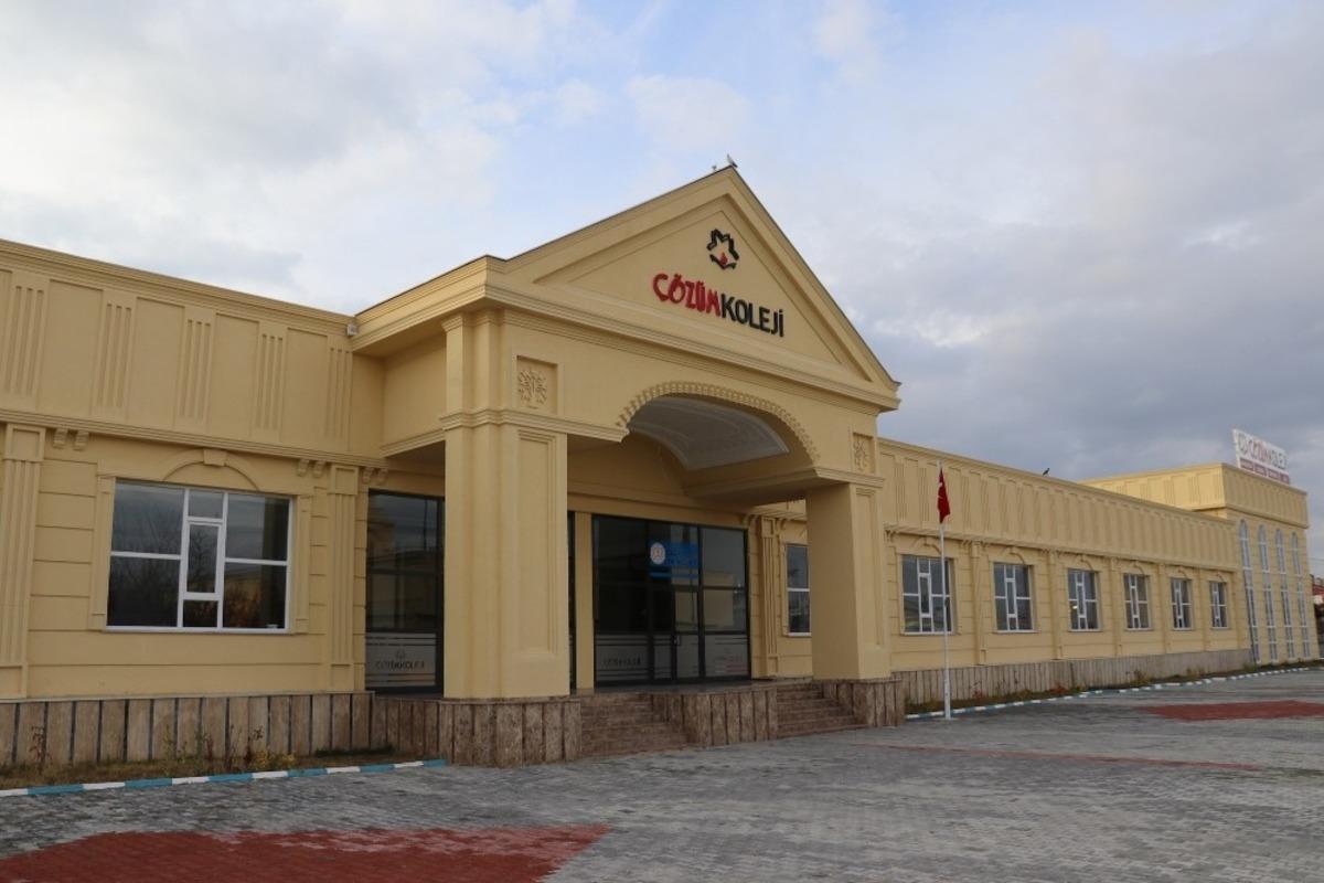 &Ccedil;&ouml;z&uuml;m Koleji geleceğe ışık sa&ccedil;ıyor