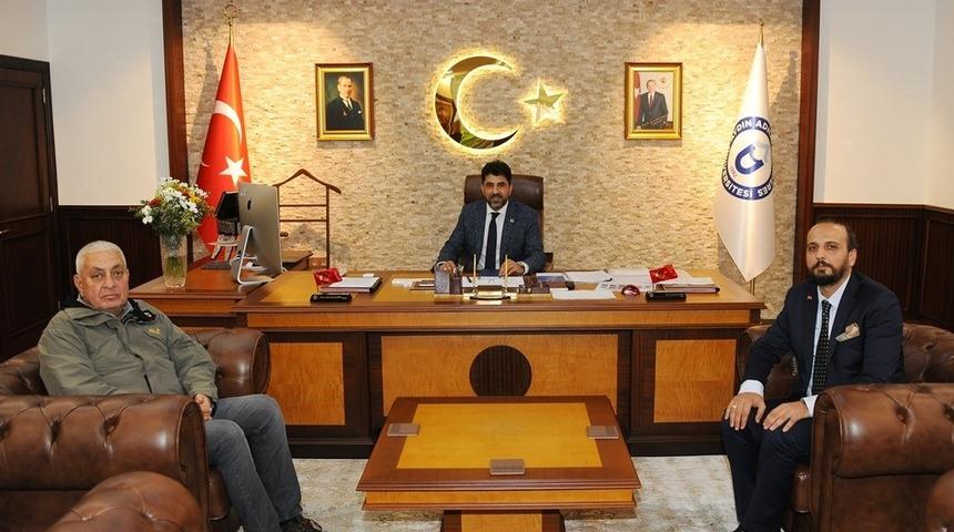 Y&ouml;r&uuml;k Ali Efe&rsquo;nin torunundan AD&Uuml; Rekt&ouml;r&uuml; Aldemir&rsquo;e ziyaret