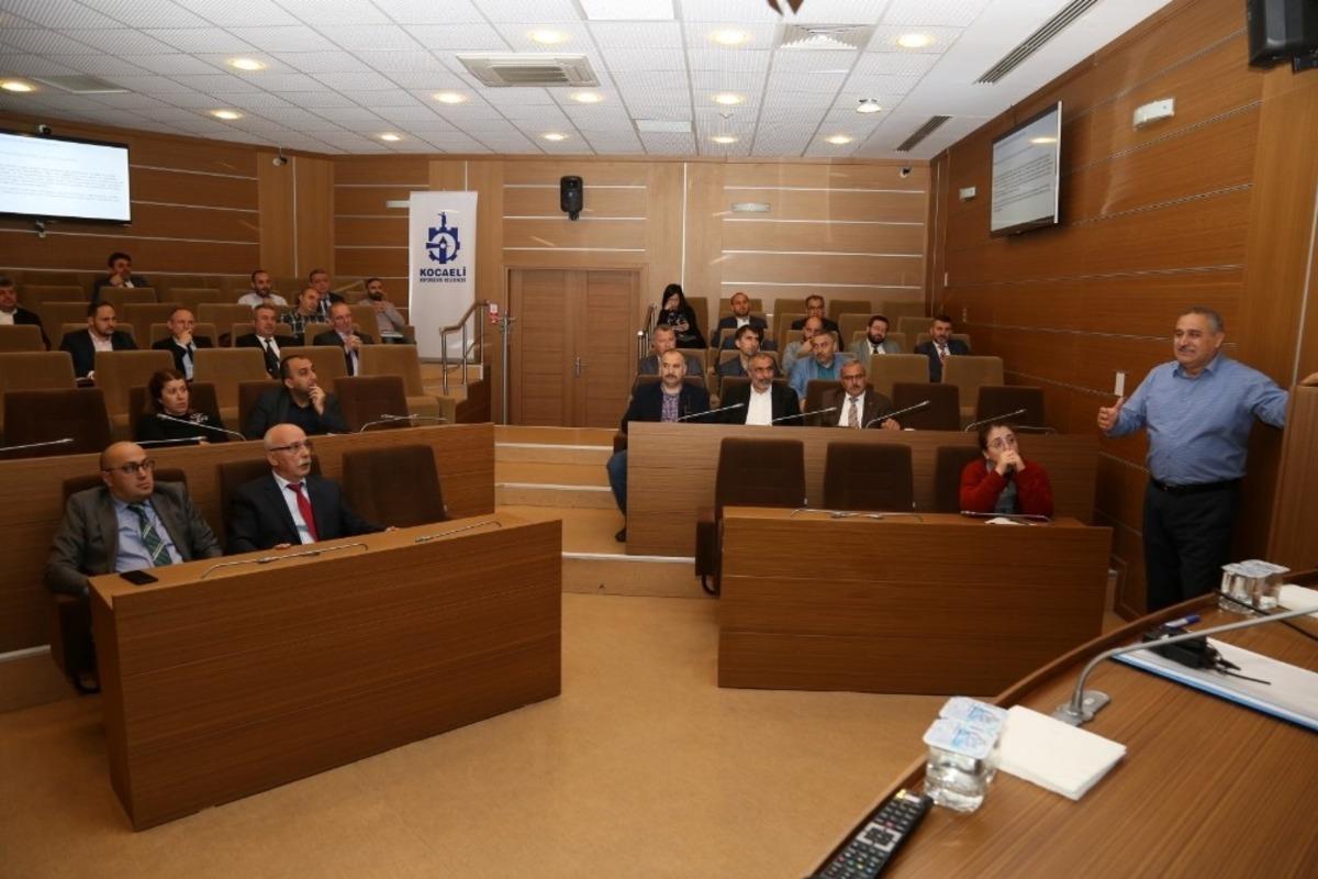 Afet ve acil durum yatırımları i&ccedil;in B&uuml;y&uuml;kşehir y&ouml;neticilerine eğitim