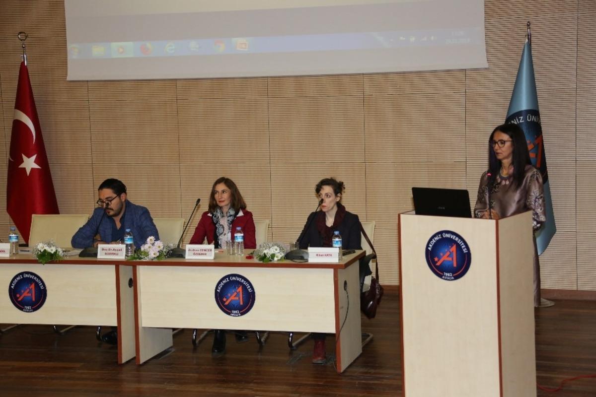 A&Uuml;&rsquo;de, &ldquo;Sizin Evde İnsan Hakları Var mı?&rdquo;  paneli d&uuml;zenlendi