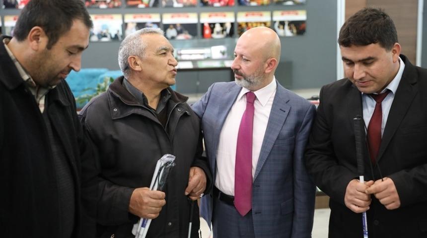 Başkan &Ccedil;olakbayrakdar, "Engellilerle bir g&uuml;n değil, her g&uuml;n beraberiz"