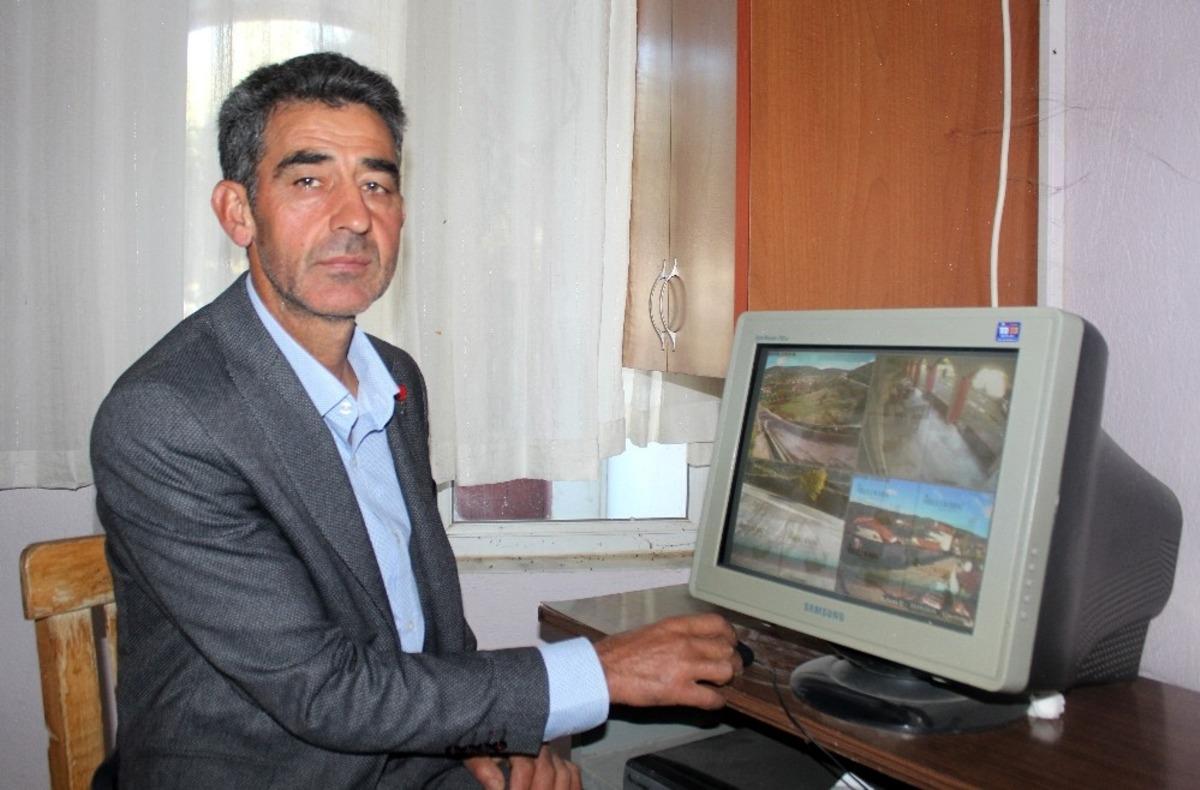 Boğacı muhtar kamera sistemiyle k&ouml;y&uuml;n&uuml; 7/24 izliyor