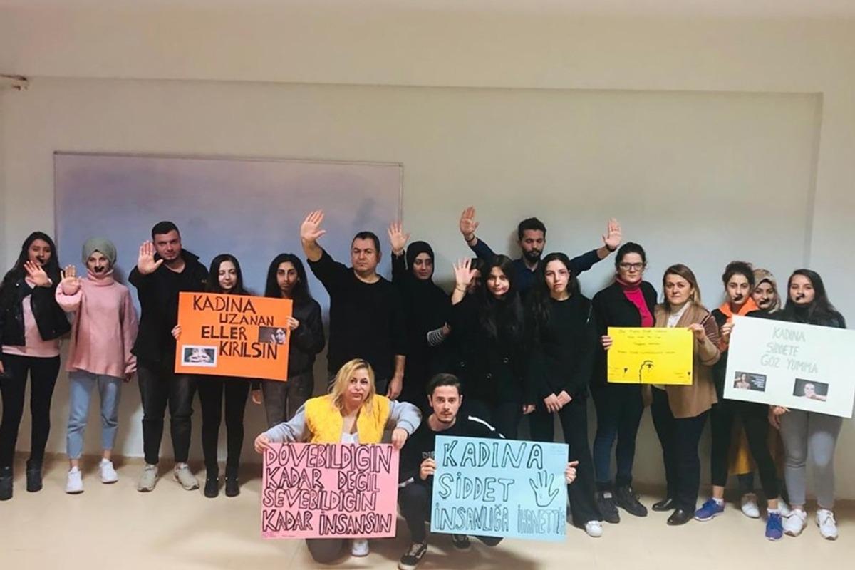 PA&Uuml; Bekilli MYO &ouml;ğrencileri &ldquo;Kadına Y&ouml;nelik Şiddete Hayır&rdquo; dedi