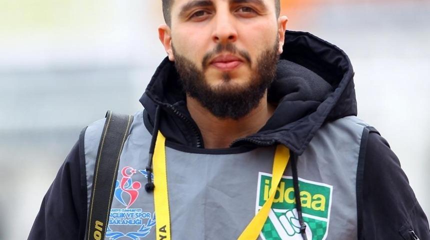 Alem Gen&ccedil;lik&rsquo;ten Gazeteci &Ccedil;elik&rsquo;e jest