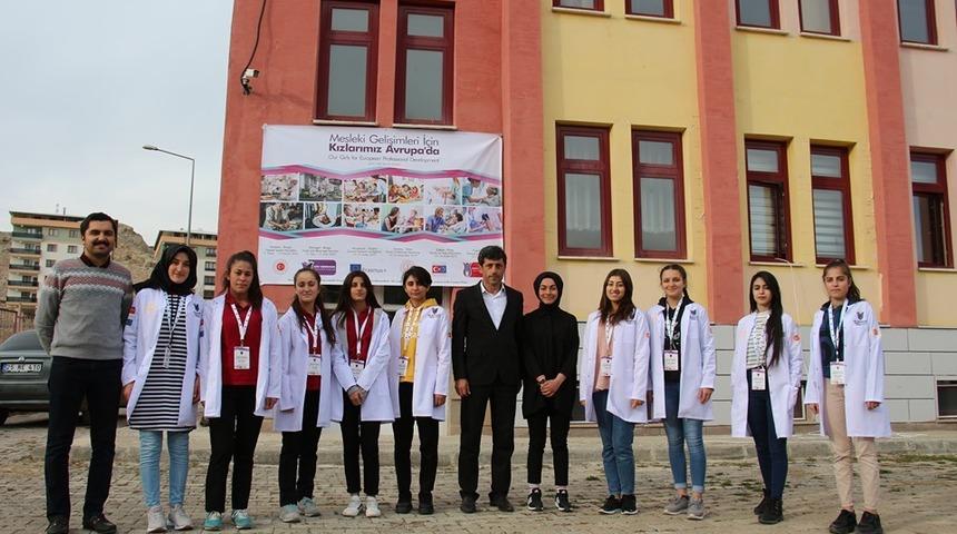 Oltu Nenehatun Mesleki Teknik Anadolu Lisesi &ouml;ğrencileri Avrupa yolcusu