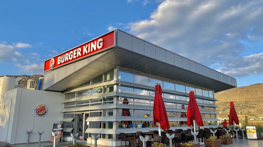 KKTC’de Burger King, Rum ambargosunu deldi