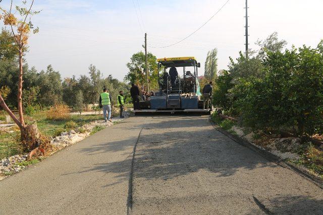 Erdemi’de beton yol çalışmaları sürüyor