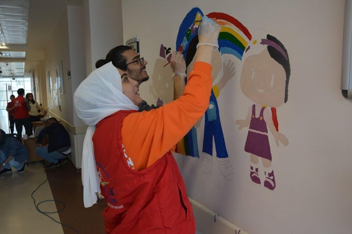 G&ouml;n&uuml;ll&uuml;ler &ccedil;ocuklar i&ccedil;in &ccedil;izdi