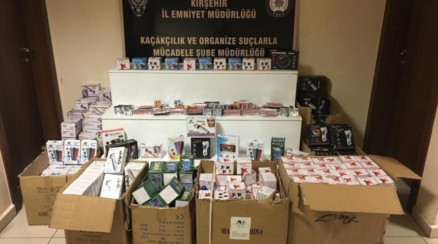 Kırşehir&rsquo;de ka&ccedil;ak ila&ccedil; ve teknolojik &uuml;r&uuml;nler ele ge&ccedil;irildi