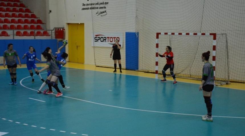 Anadolu &Uuml;niversitesi Kadın Hentbol takımının galibiyet serisi devam ediyor