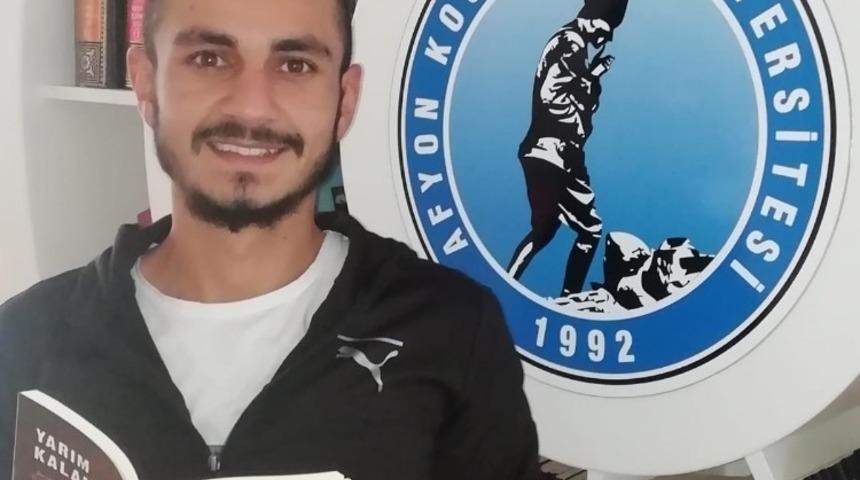 &Uuml;niversite &ouml;ğrencisinin &lsquo;Yarım Kalanlara&rsquo; isimli kitabı yayınlandı