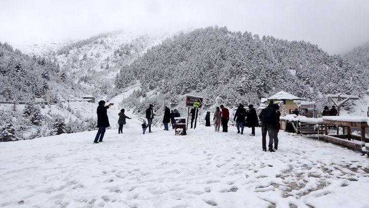 Doğu Karadeniz'de kardan 57 köy yolu kapandı G2