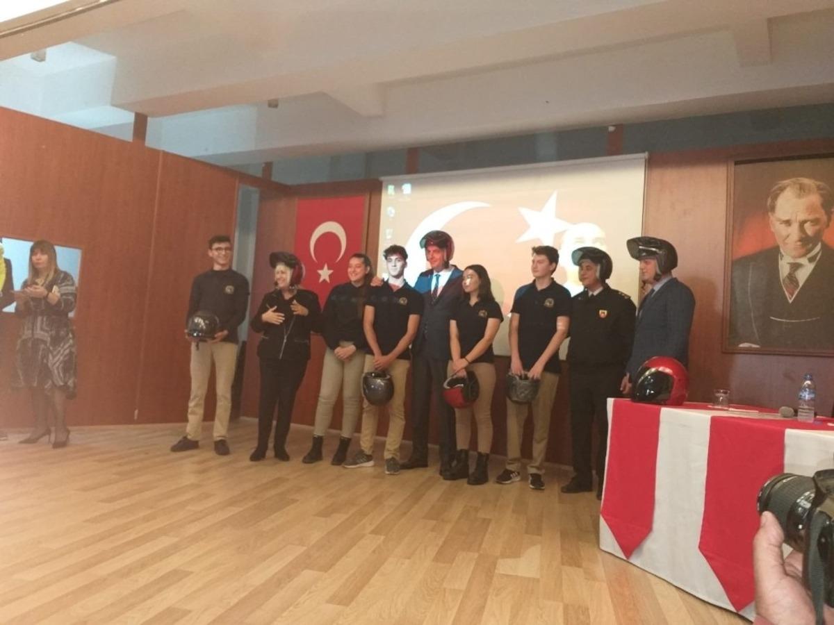 Marmaris&rsquo;ta &rsquo;Sen kaskınla &ccedil;ok daha havalısın&rsquo; projesi