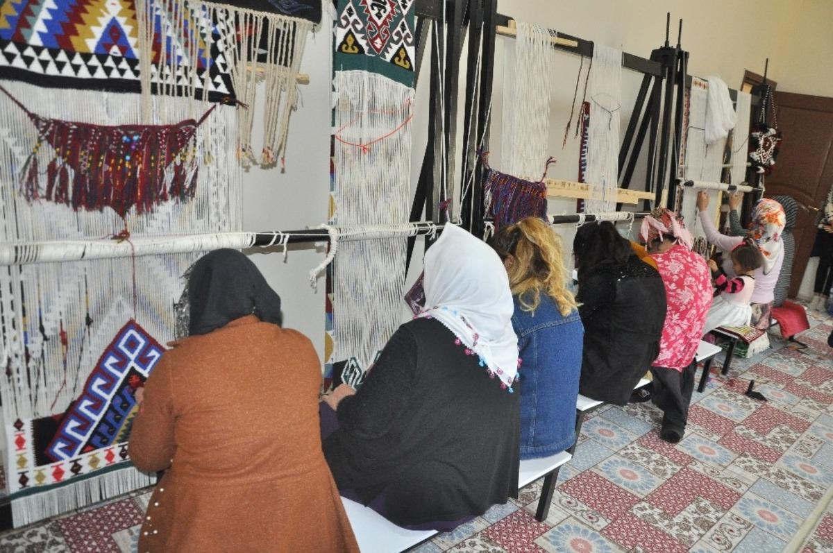 Şırnaklı kadınlar, hem &ouml;ğreniyor hem de kazanıyor