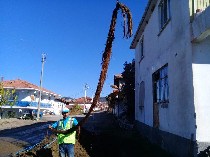 Su borusundan çıktı! Tam 6 metre G4
