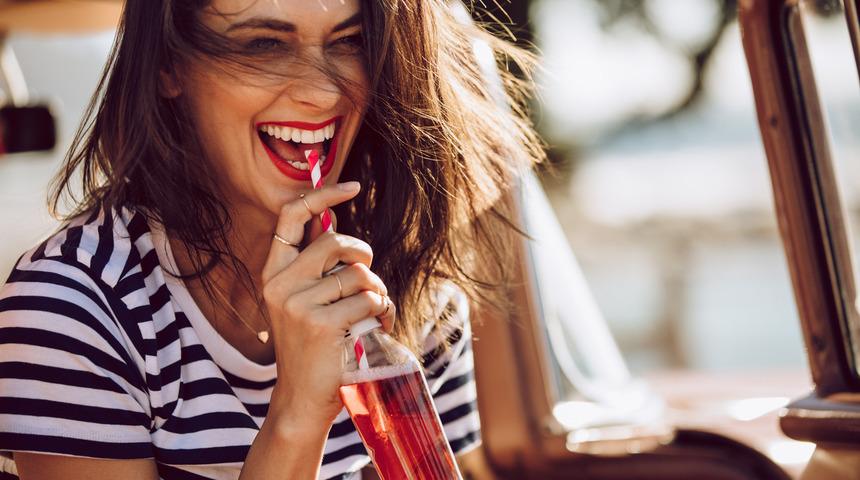 Dişlerin fark edilmeyen düşmanı: Asit erozyonu