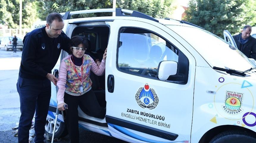 Tarsus zabıtası, işaret diliyle engellilere hizmet vermeye başladı