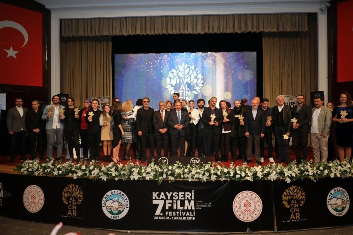 Altın &Ccedil;ınar &lsquo;Omar ve Biz&rsquo;in
