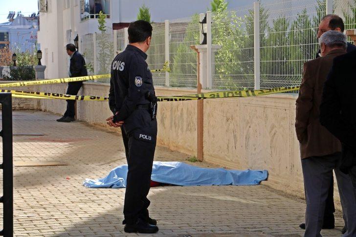 Annesinin pencereden düşüp öldüğünü duyunca sinir krizi geçirdi G5