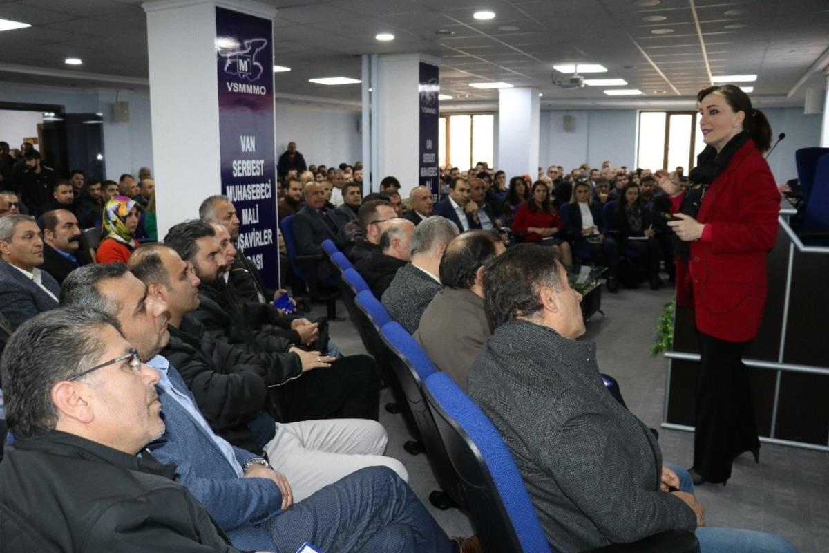 SMMMO&rsquo;da e-uygulamaları semineri