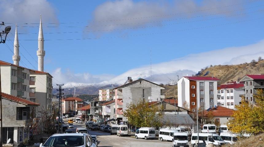 Sincik il&ccedil;esine yılın ilk karı yağdı