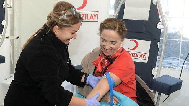 Vali Kocabıyık'tan, Esila bebek için kök hücre ve kan bağışı