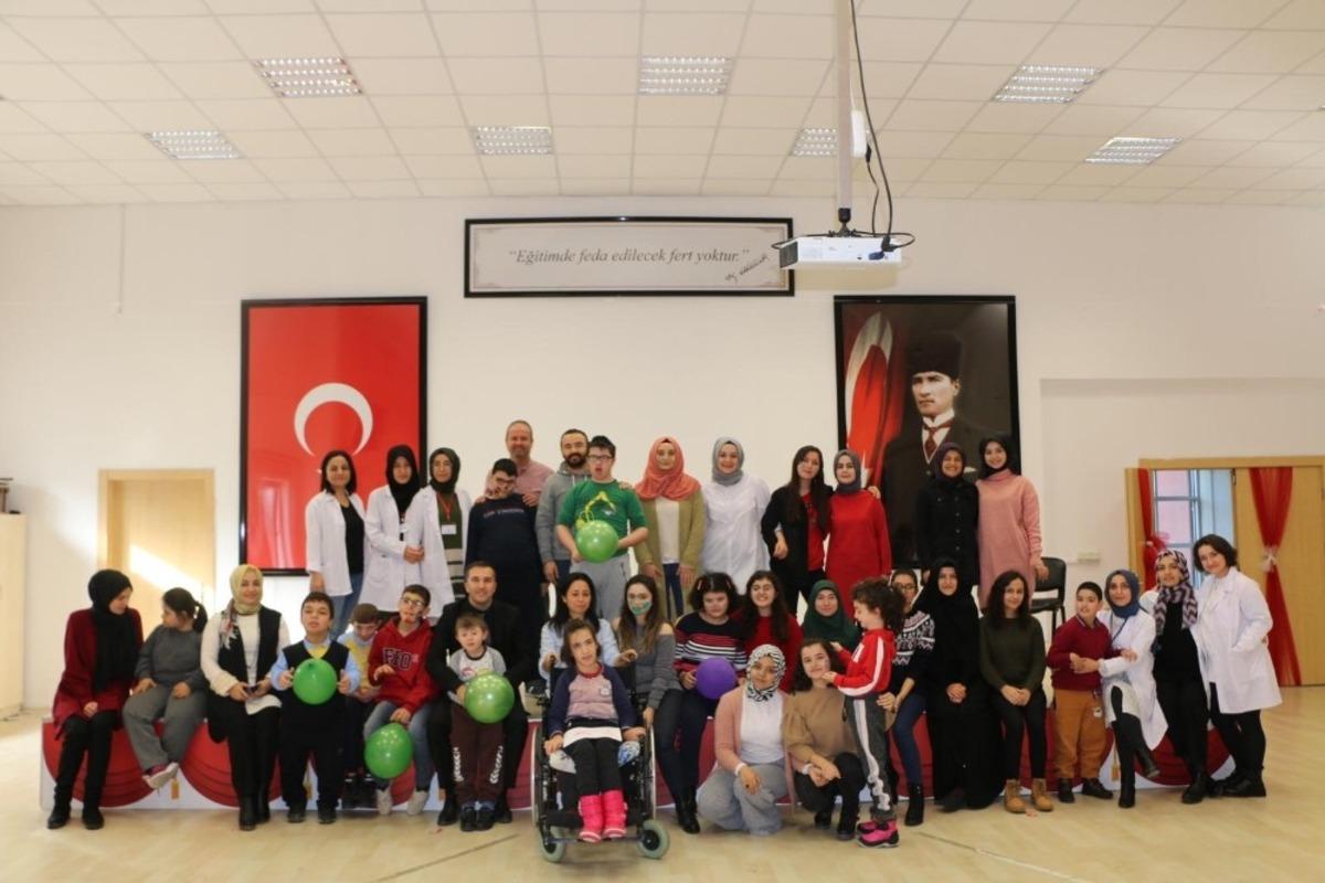 KYK&rsquo;lı &ouml;ğrencilerden &ouml;rnek davranış