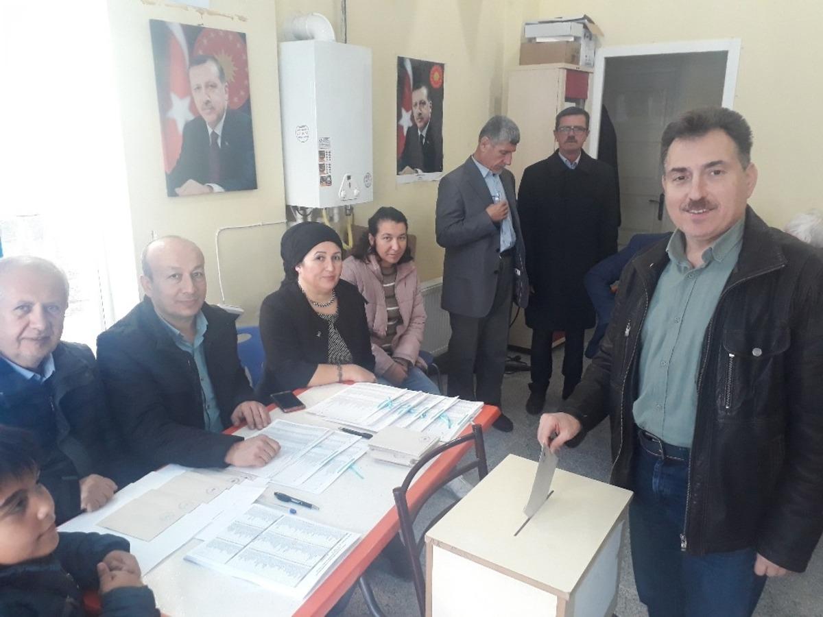 AK Parti &Ccedil;anakkale teşkilatında coşkulu se&ccedil;im