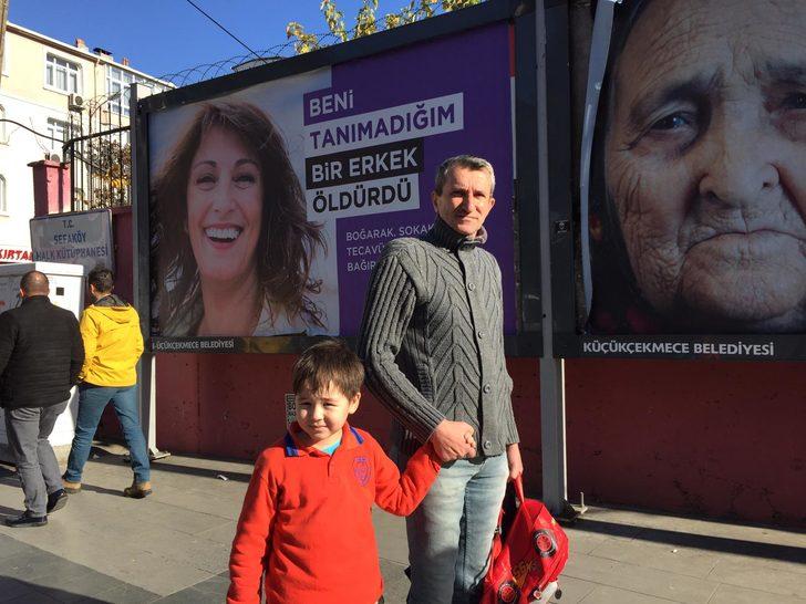 Küçükçekmece sokaklarına asılan afişlere tepki G4